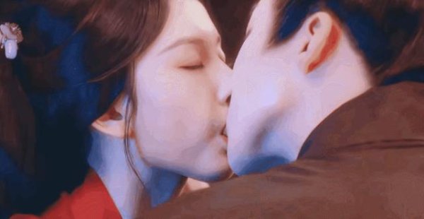 亿鑫网 这吻戏太辣眼睛，出道20年的宋祖儿惨受工伤