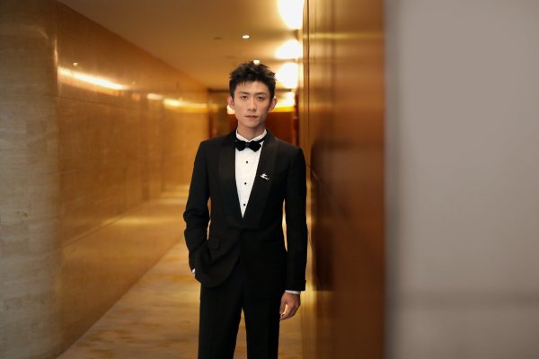 祥乾资产 张一山新剧再演卧底！